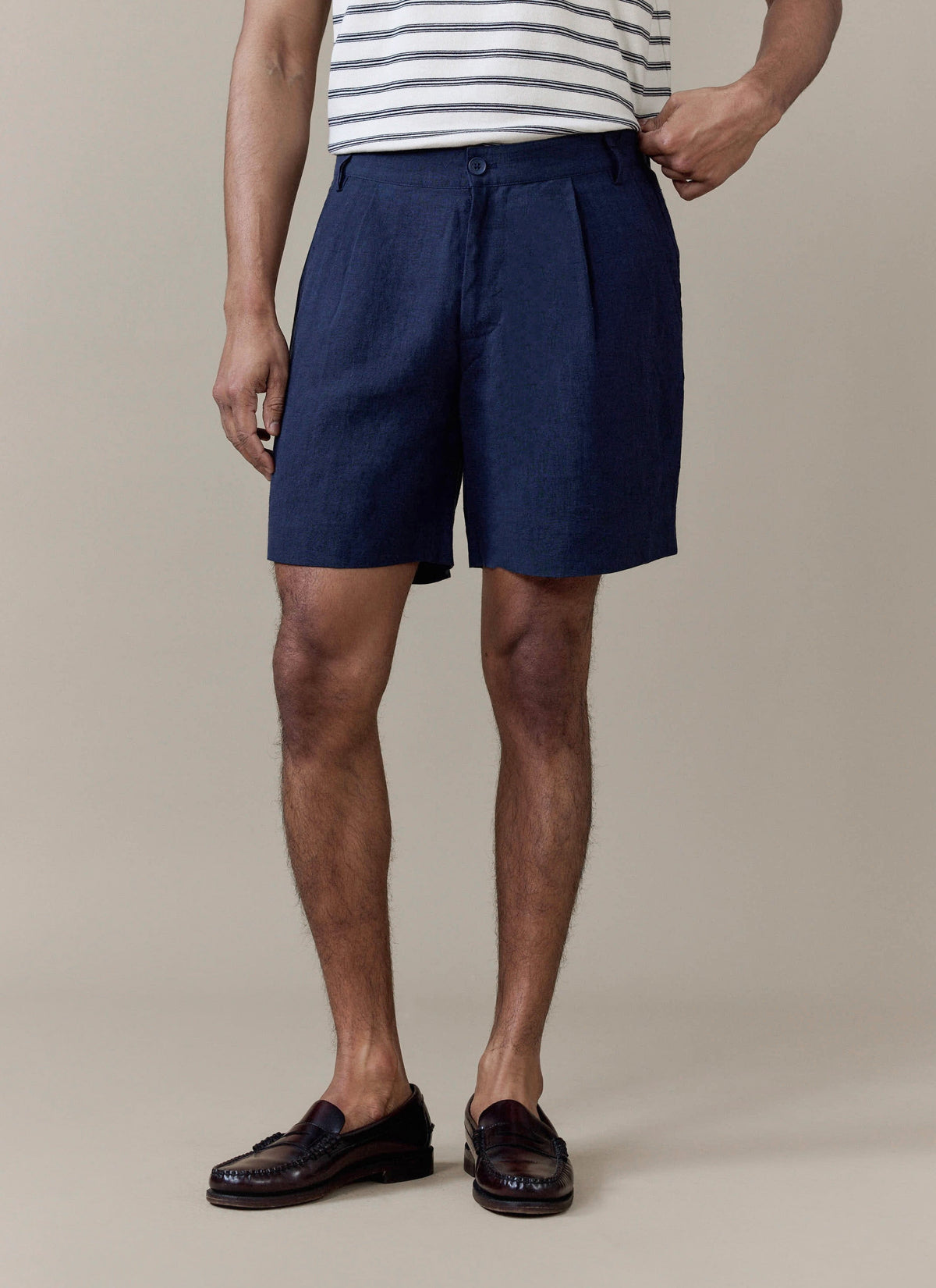 Men's Navy Pleated Tailored Linen Shorts | Percival Signature
