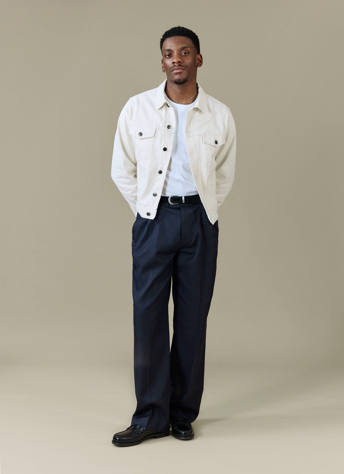 Men's Pleated Trousers - Relaxed Fit - Navy Blue - Lyocell | Percival Essential