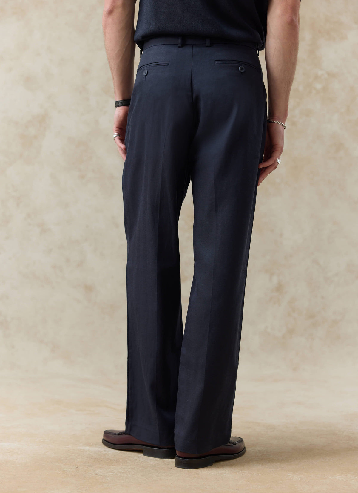 Men's Pleated Trousers - Relaxed Fit - Navy Blue - Lyocell | Percival Essential