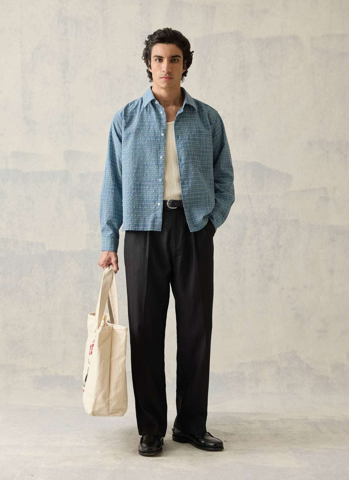 Men's Tailored Pleated Trousers - Lyocell Blend - Black | Percival Premium