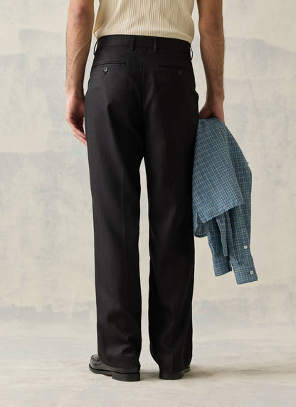 Men's Tailored Pleated Trousers - Lyocell Blend - Black | Percival Premium